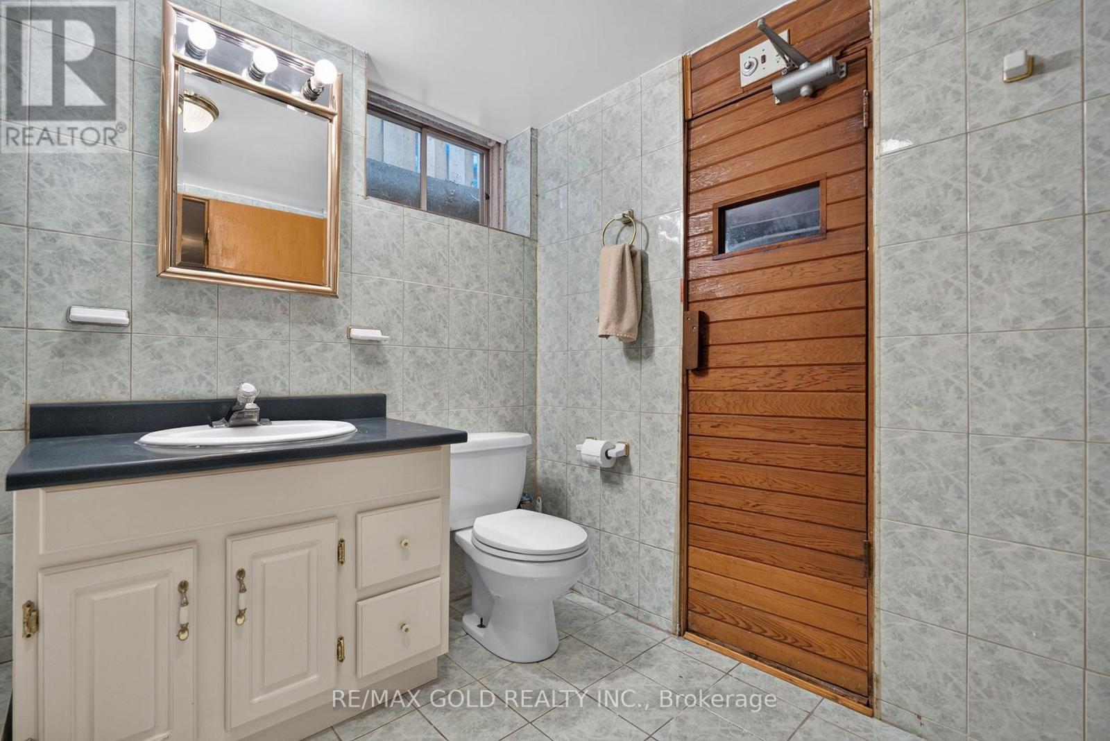 182 MCMURCHY AVENUE S - 30