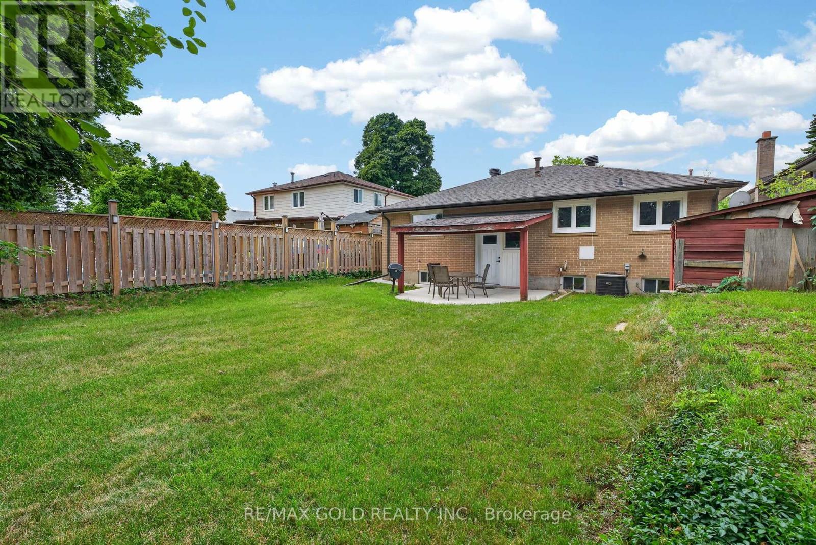 182 MCMURCHY AVENUE S - 44