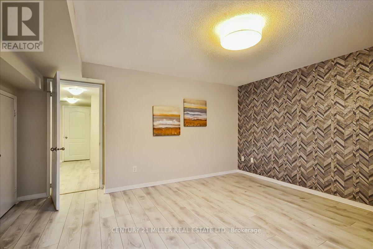 #7 3100 THOMAS STREET - 24