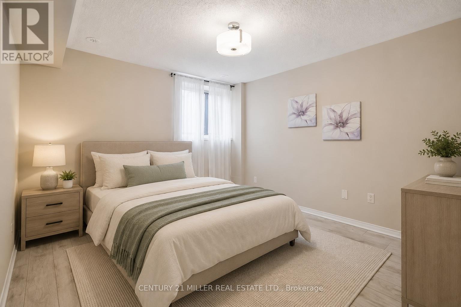 #7 3100 THOMAS STREET - 27