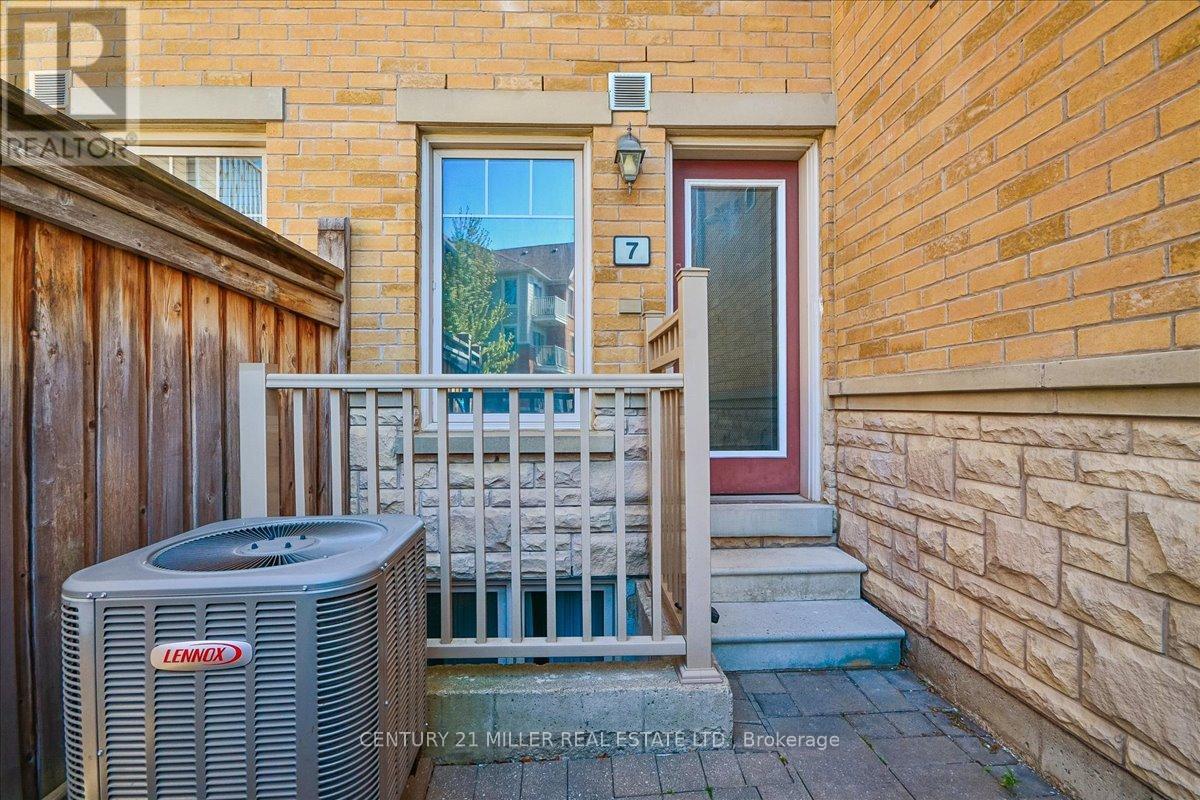 #7 3100 THOMAS STREET - 39