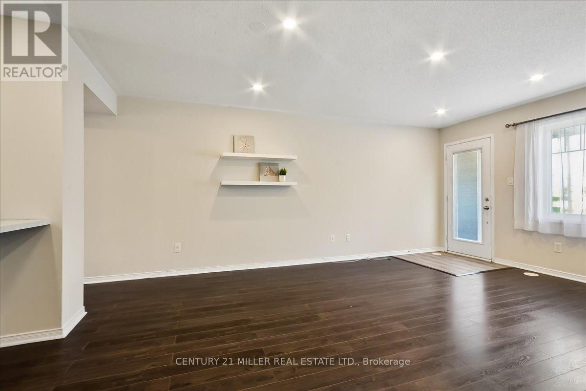 #7 3100 THOMAS STREET - 9