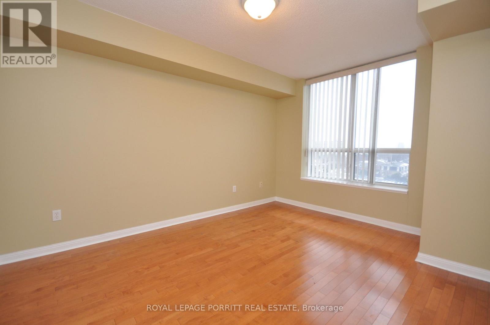 #901 1140 PARKWEST PLACE - 10