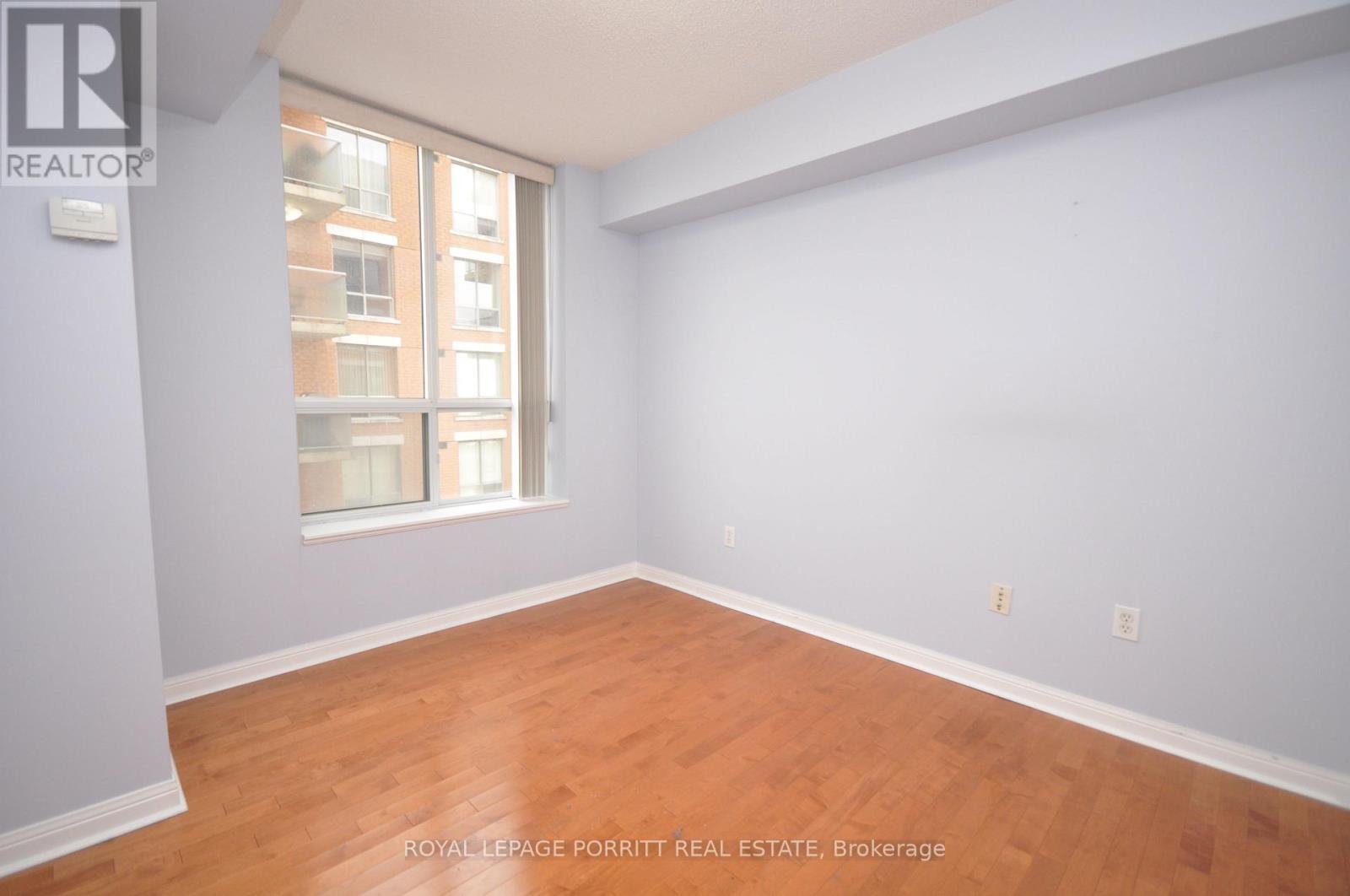 #901 1140 PARKWEST PLACE - 12