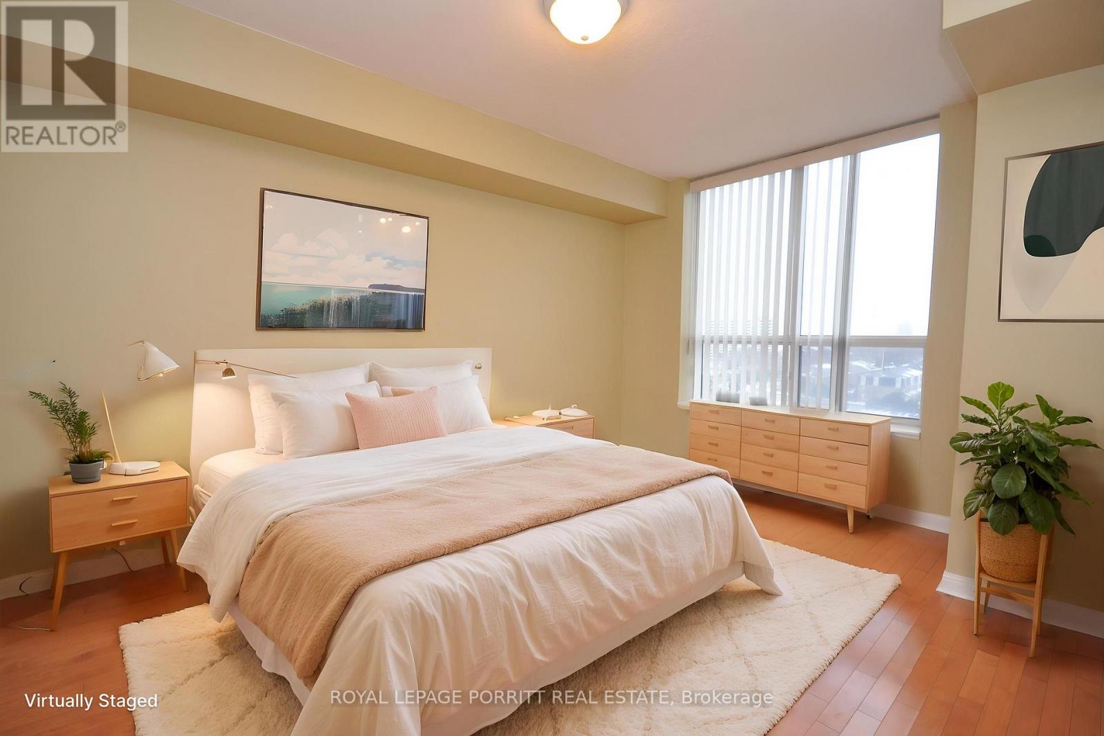 #901 1140 PARKWEST PLACE - 3