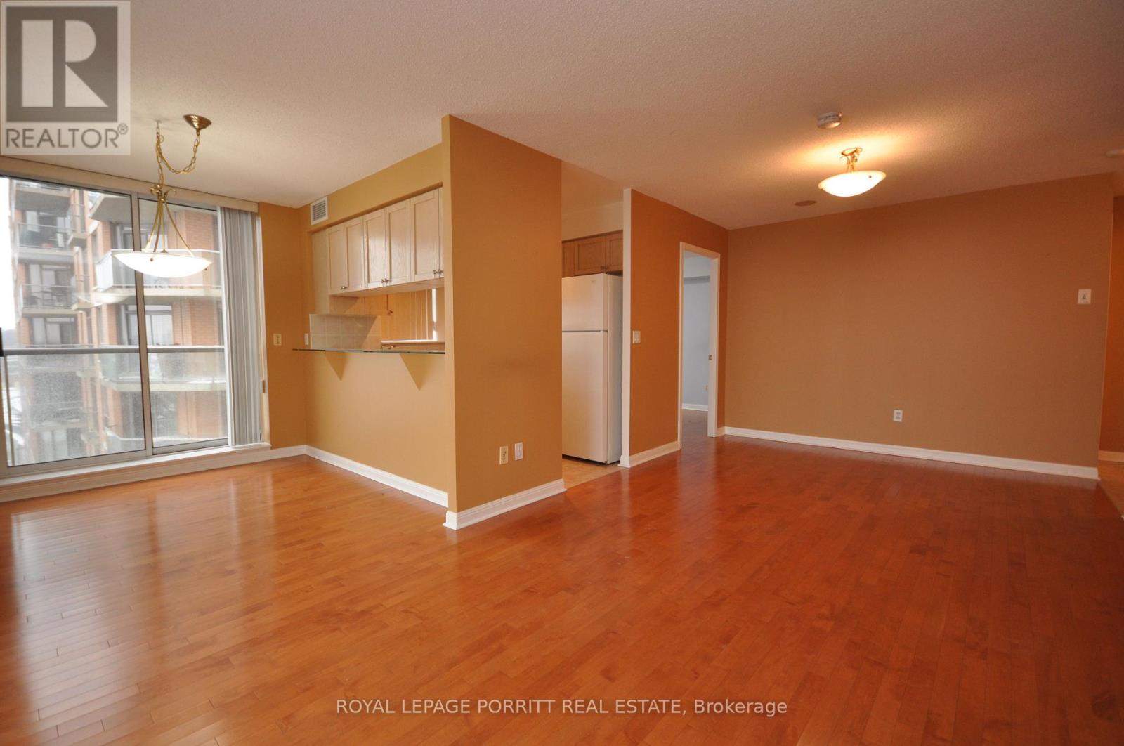 #901 1140 PARKWEST PLACE - 5