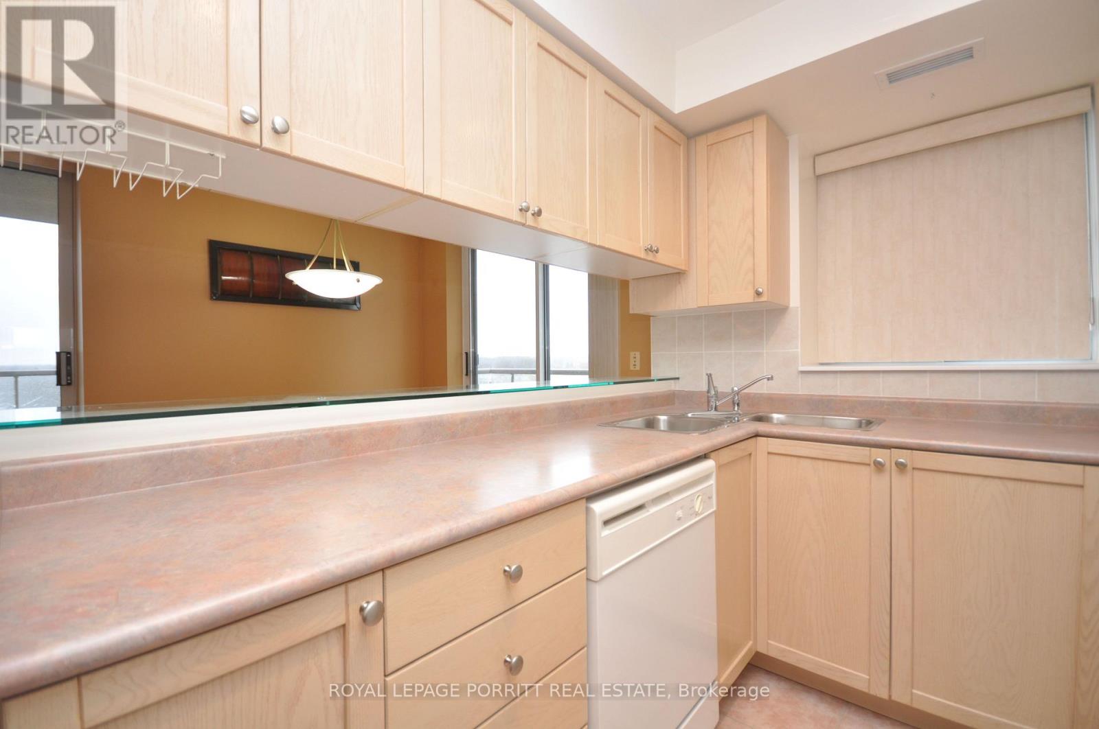 #901 1140 PARKWEST PLACE - 7