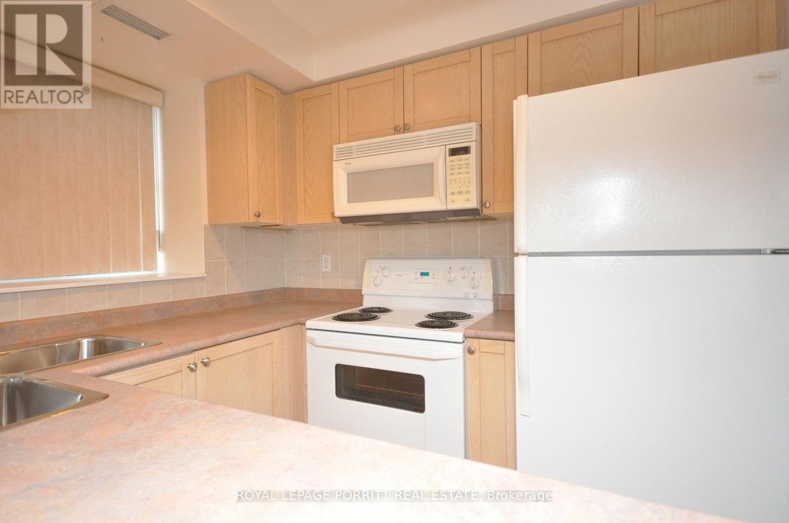 #901 1140 PARKWEST PLACE - 8