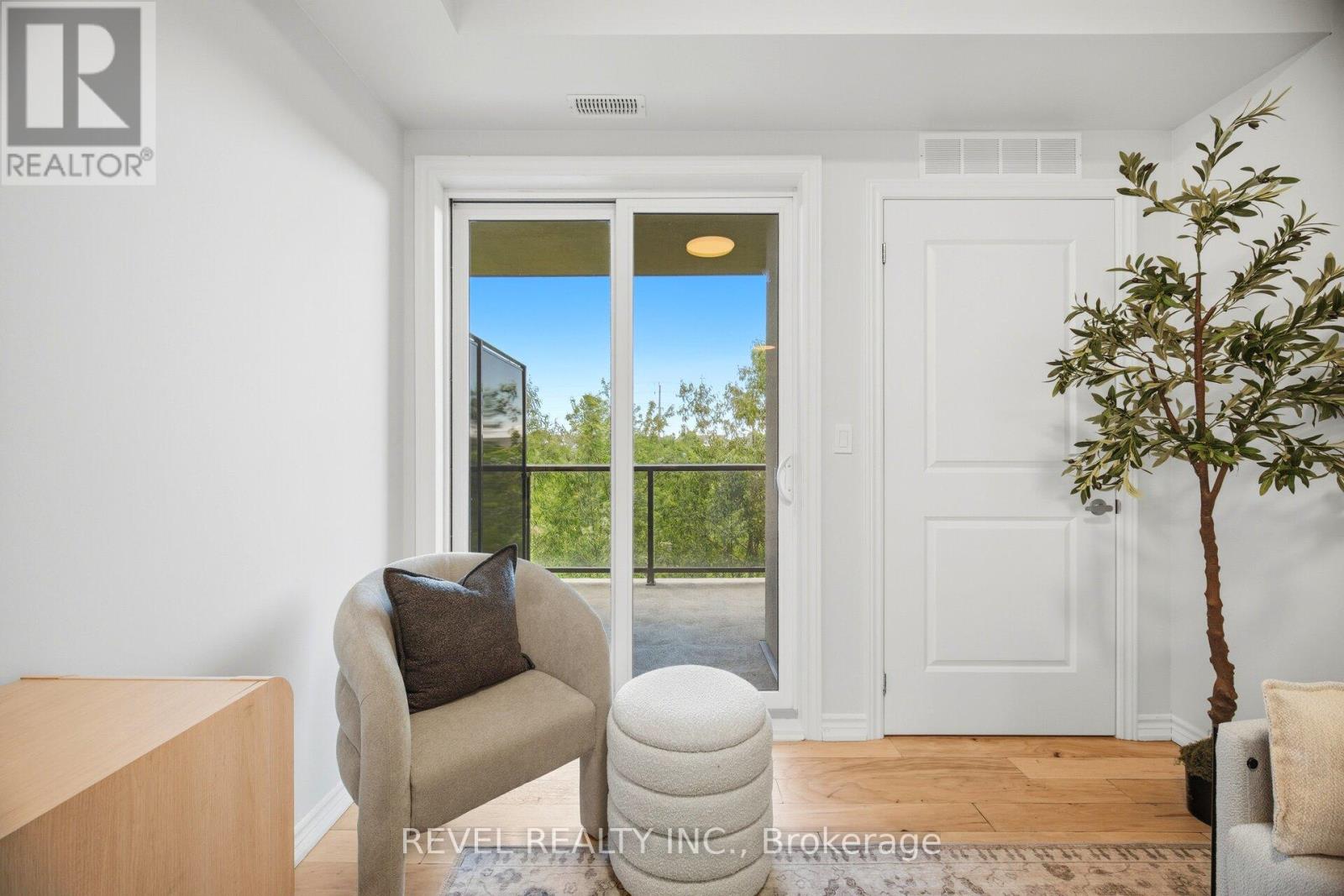 #220 630 SAUVE STREET - 31