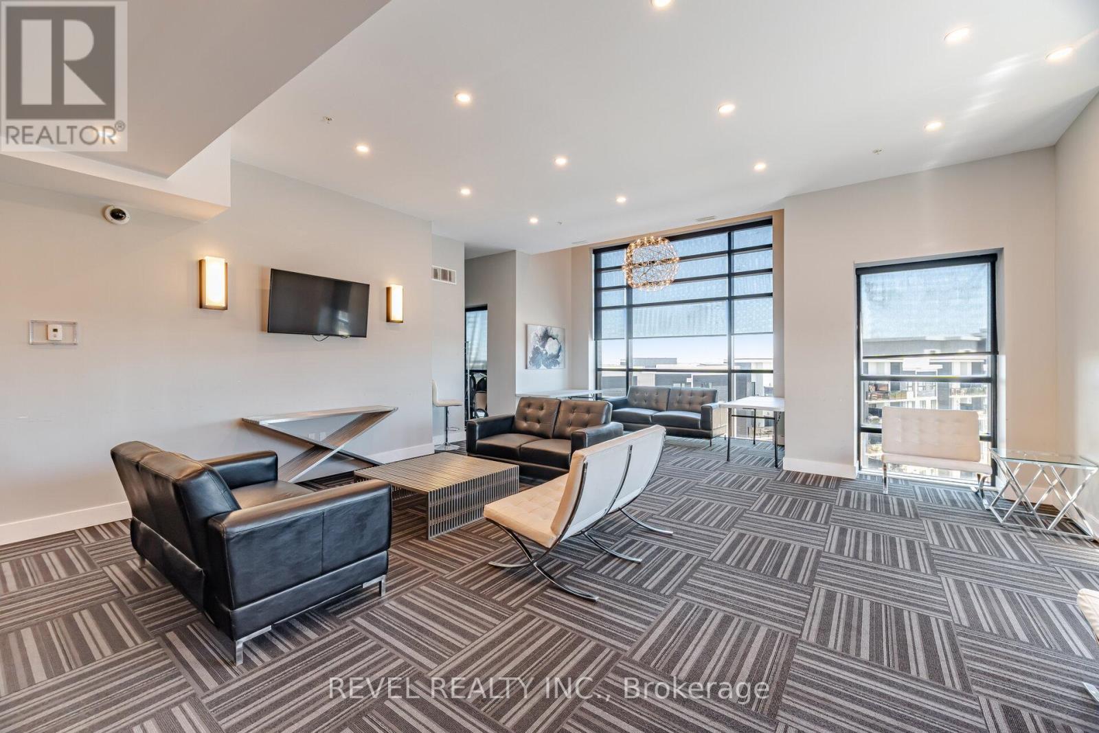 #220 630 SAUVE STREET - 41
