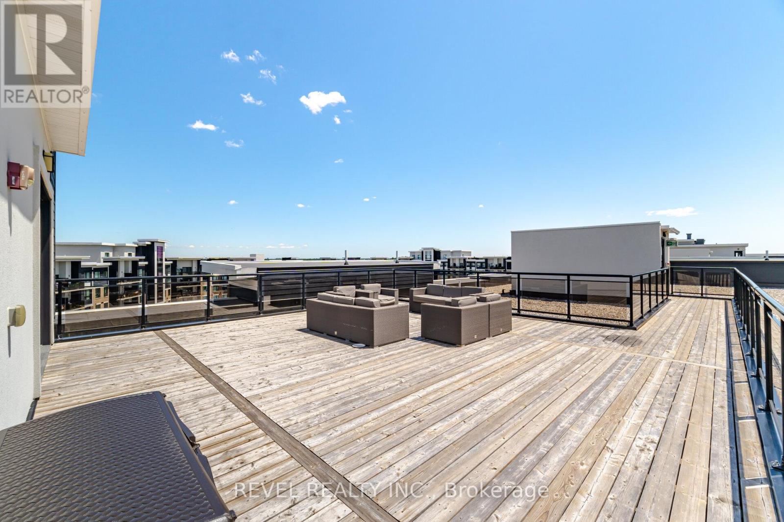 #220 630 SAUVE STREET - 44