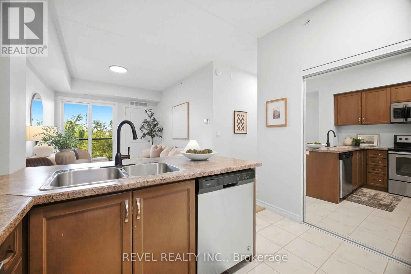 #220 630 SAUVE STREET - 7