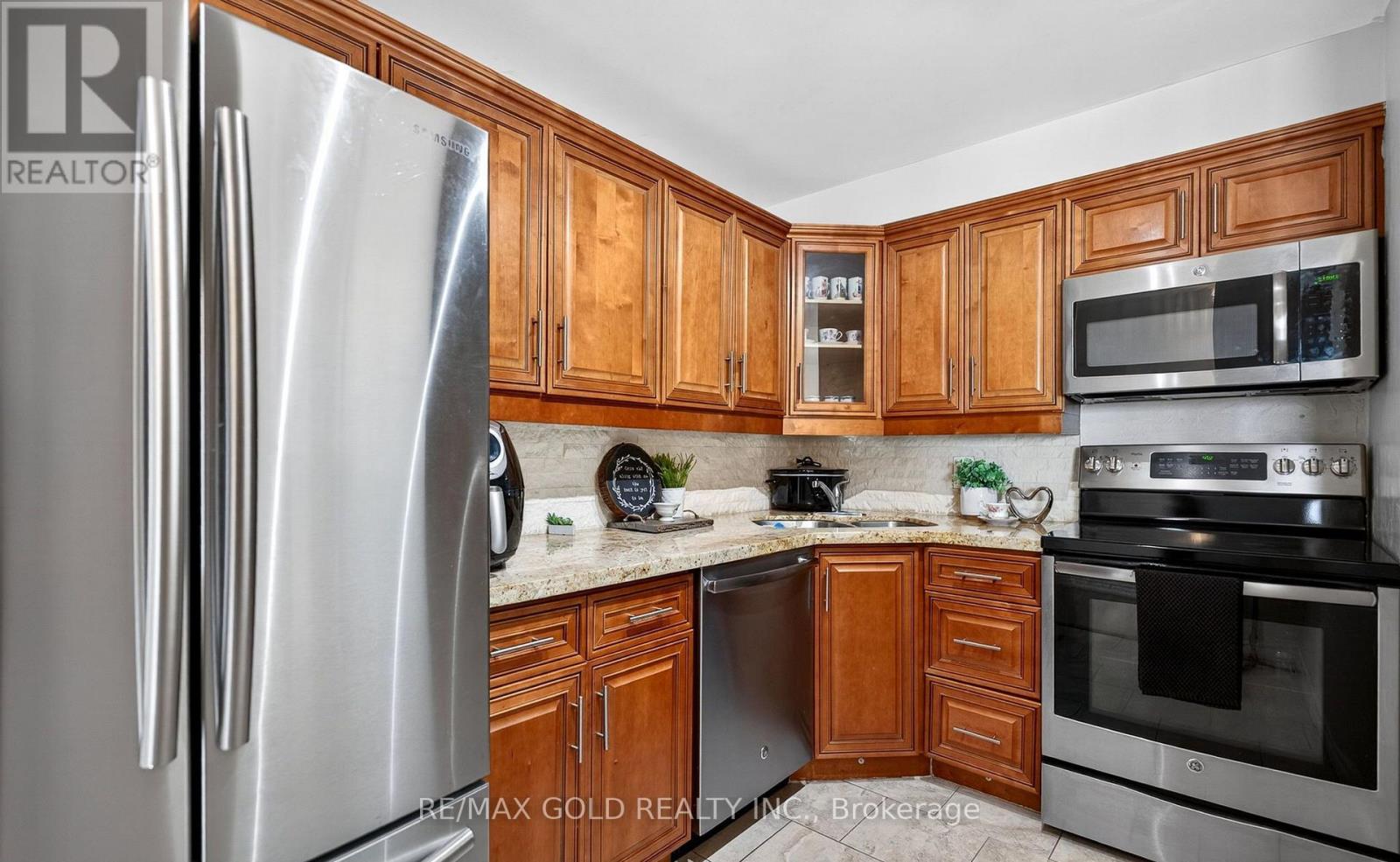 #1911 35 TRAILWOOD DRIVE - Image 22
