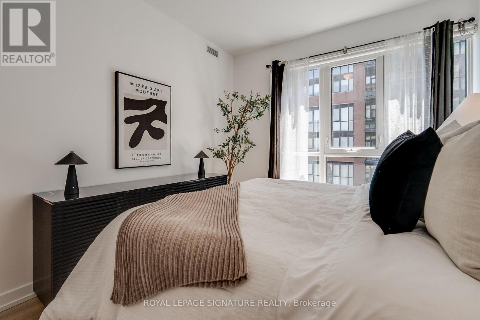 #517 2300 ST. CLAIR AVENUE W - 10