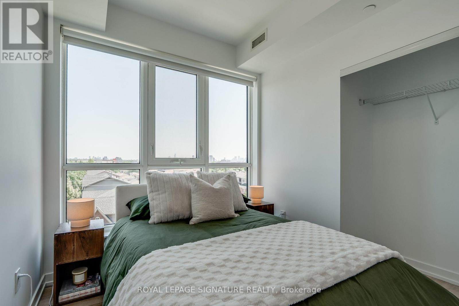 #517 2300 ST. CLAIR AVENUE W - 14
