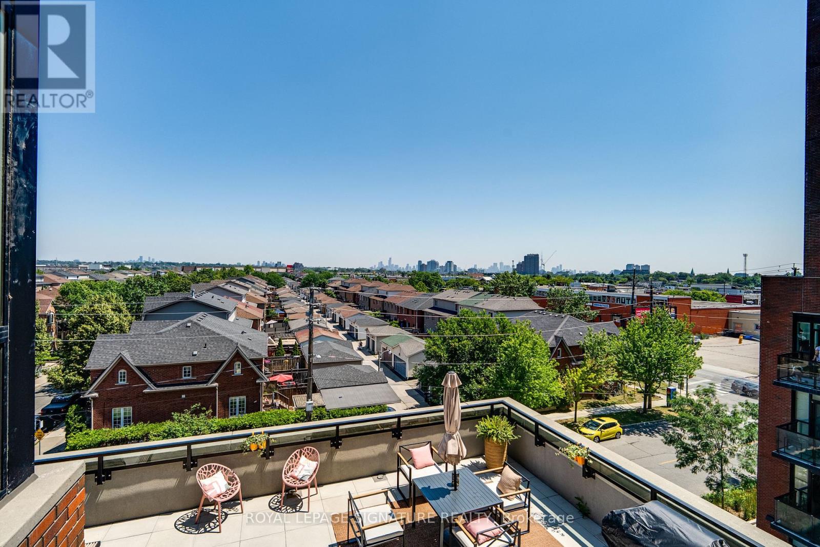 #517 2300 ST. CLAIR AVENUE W - 22