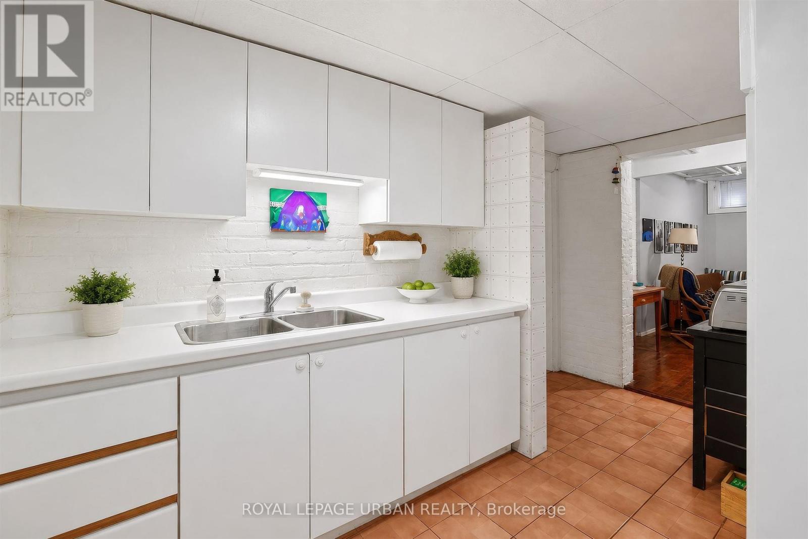 244 INDIAN ROAD - 41