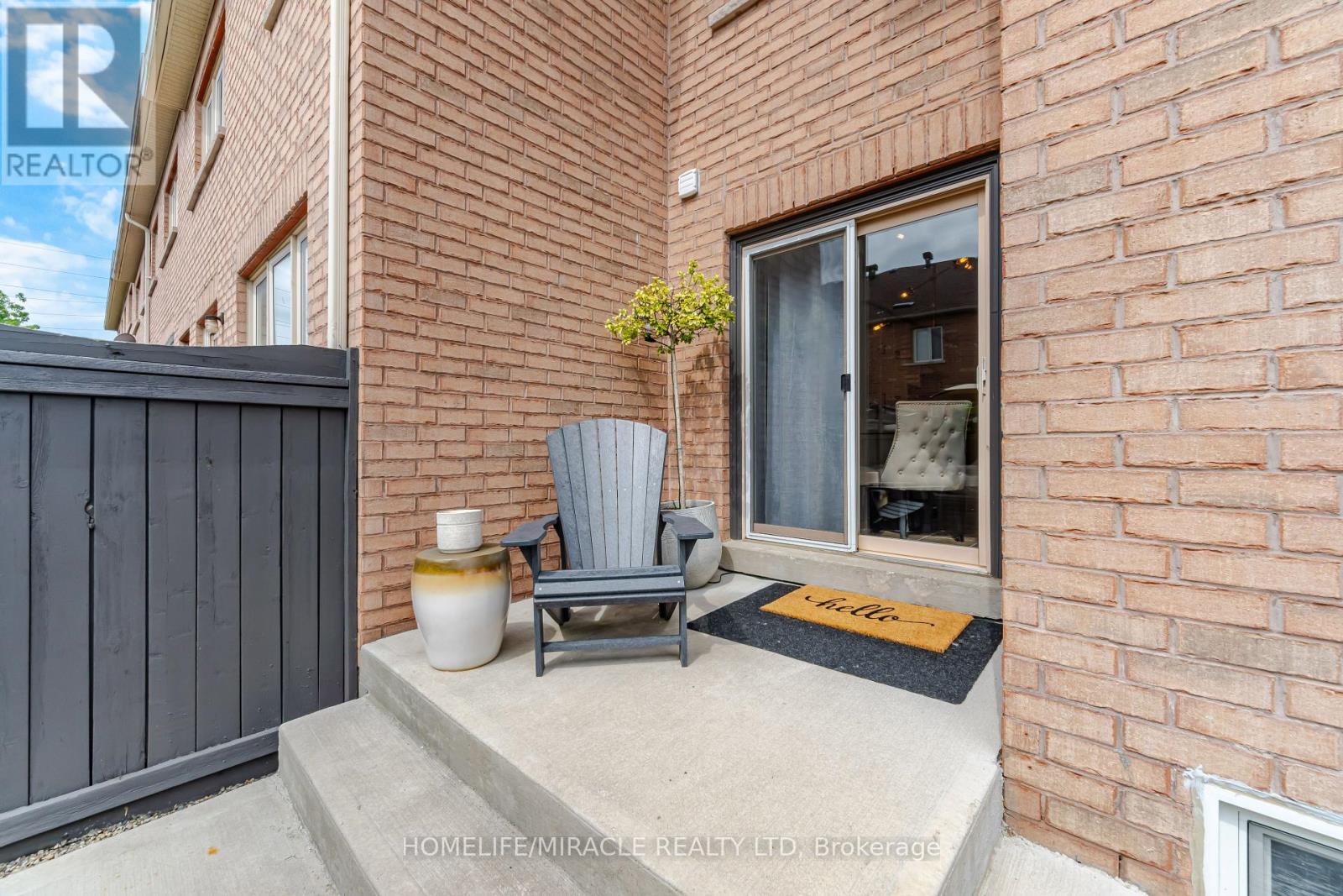 37 LACEBARK COURT - 46