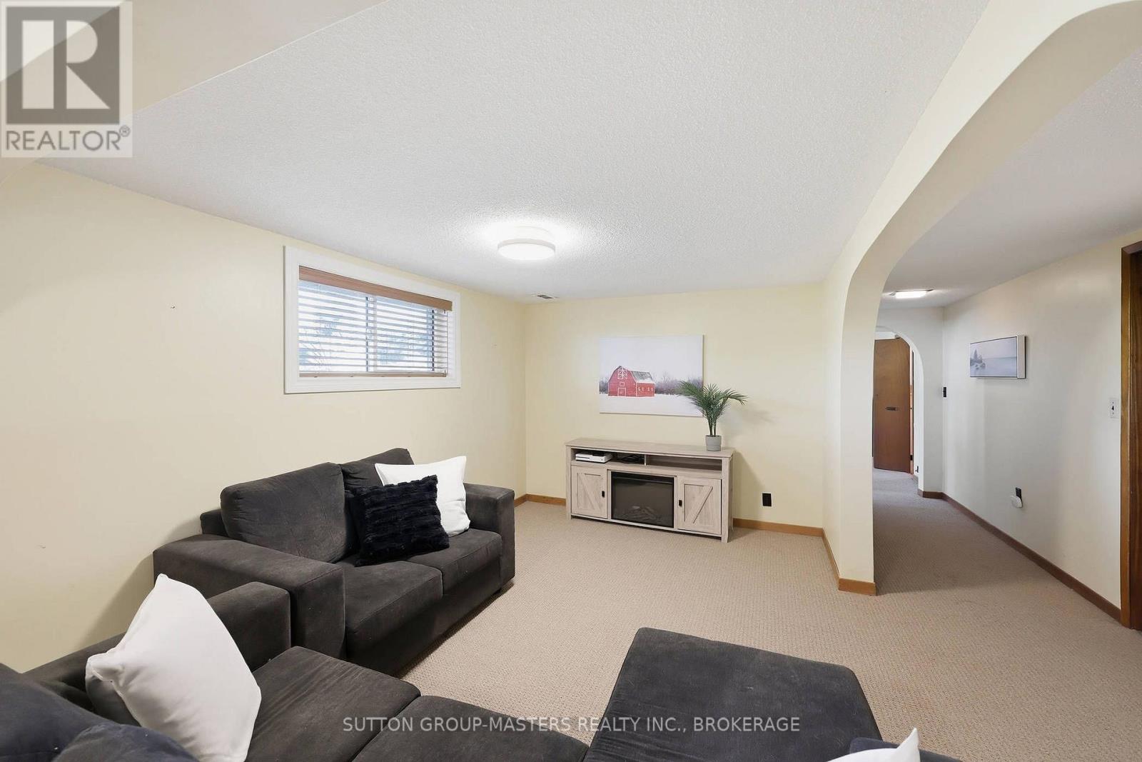 2212 BATTERSEA ROAD - 31