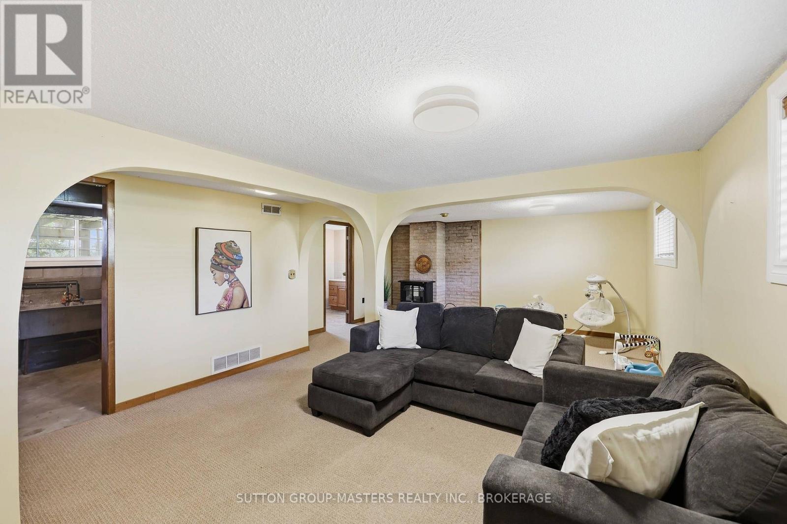 2212 BATTERSEA ROAD - 32