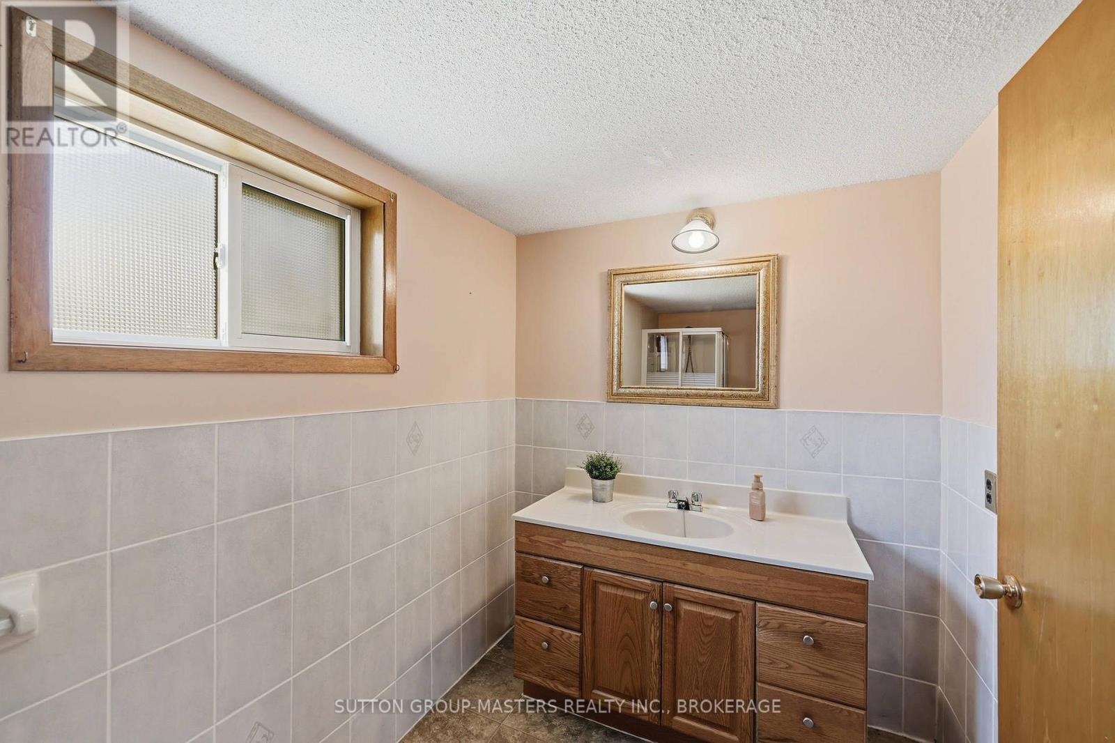 2212 BATTERSEA ROAD - 36