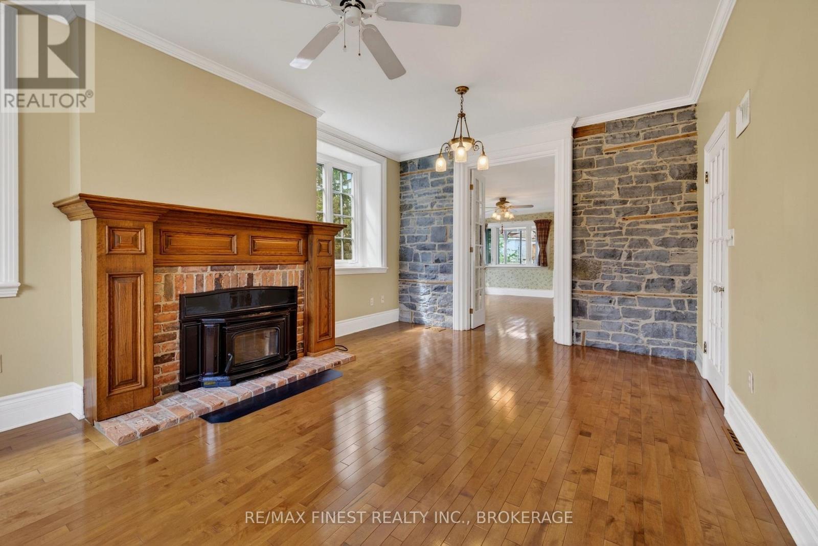 68 COLLINGWOOD STREET - 13