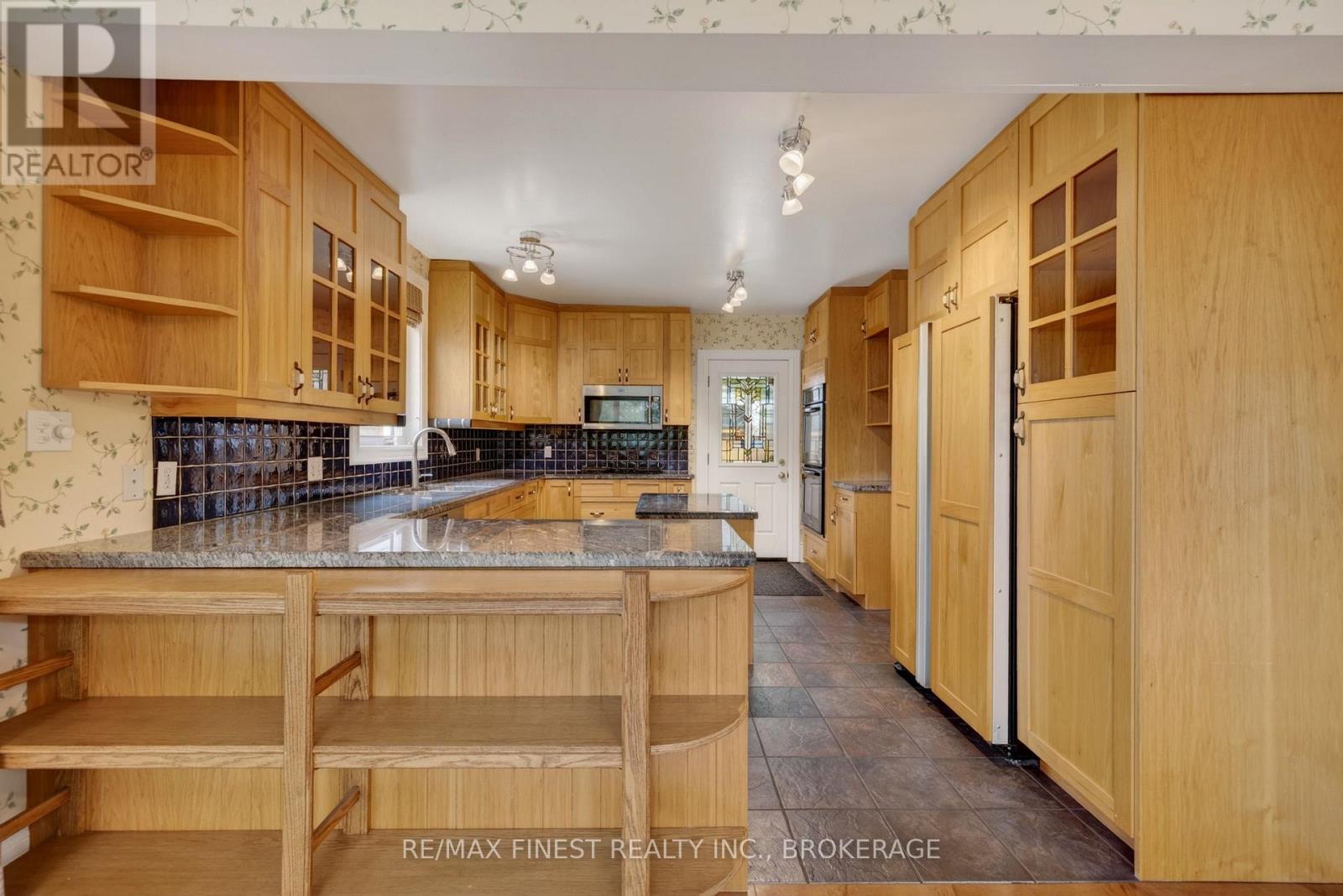 68 COLLINGWOOD STREET - 16