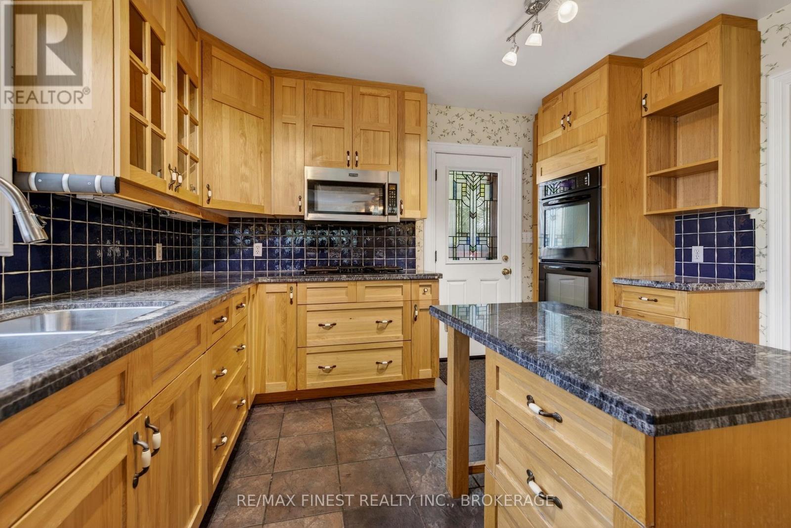68 COLLINGWOOD STREET - 18