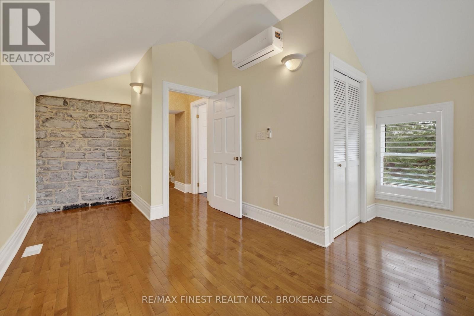 68 COLLINGWOOD STREET - 24