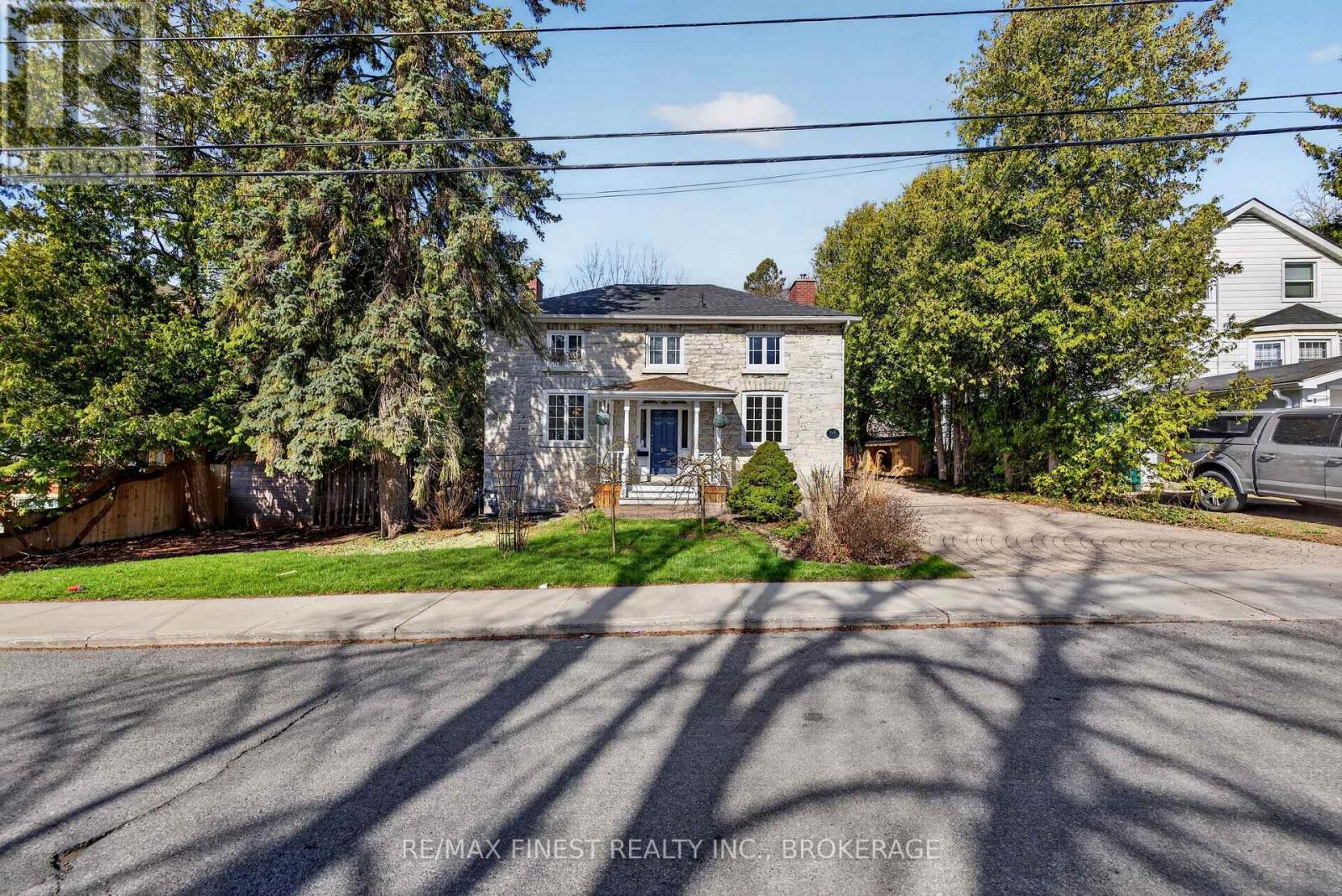 68 COLLINGWOOD STREET - 3