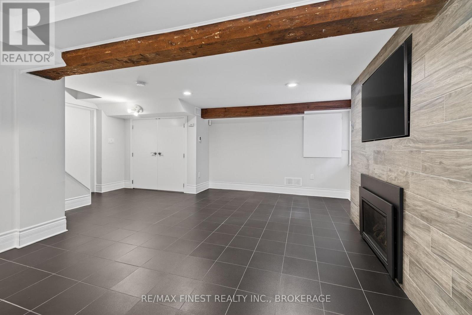 68 COLLINGWOOD STREET - 36