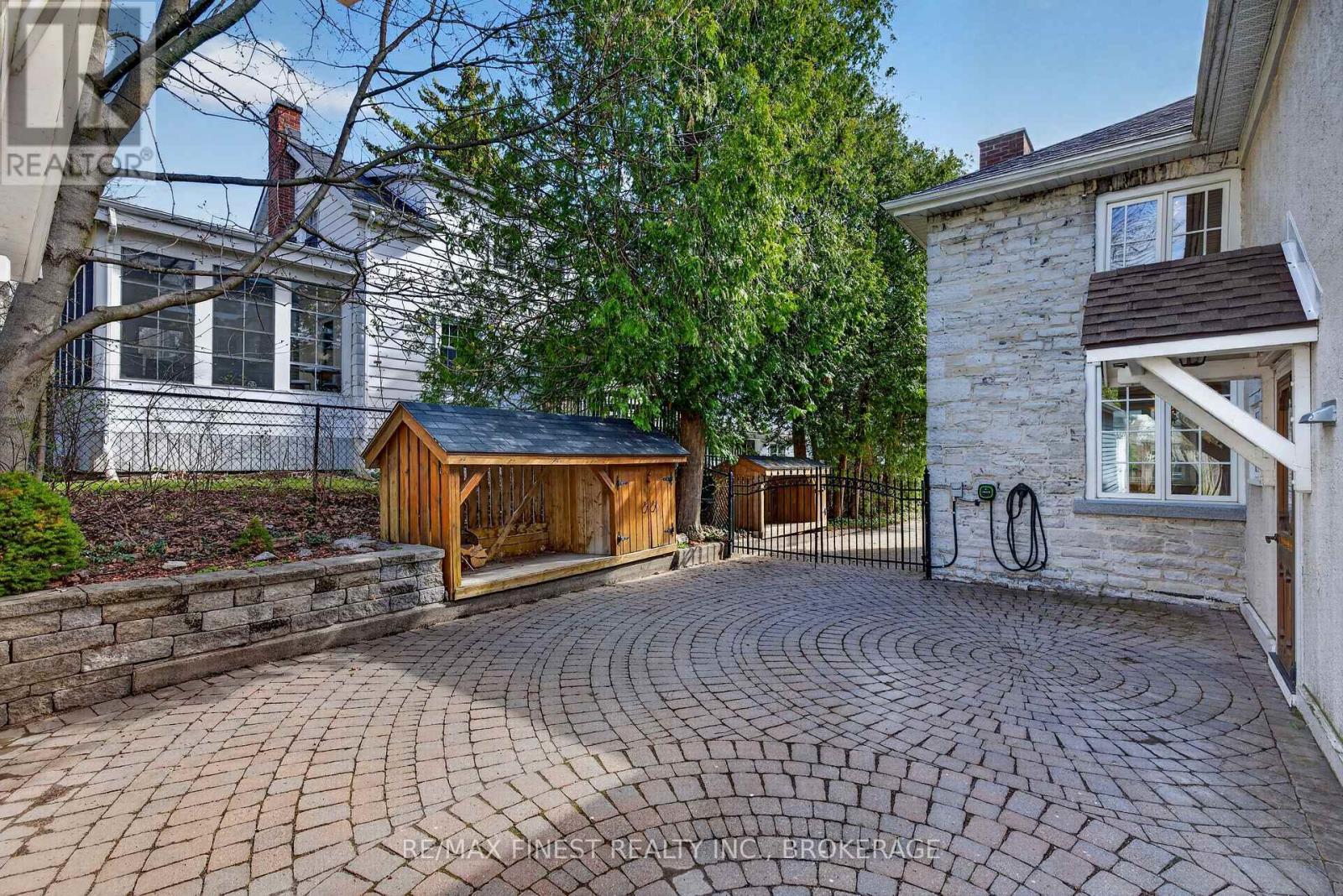 68 COLLINGWOOD STREET - 47
