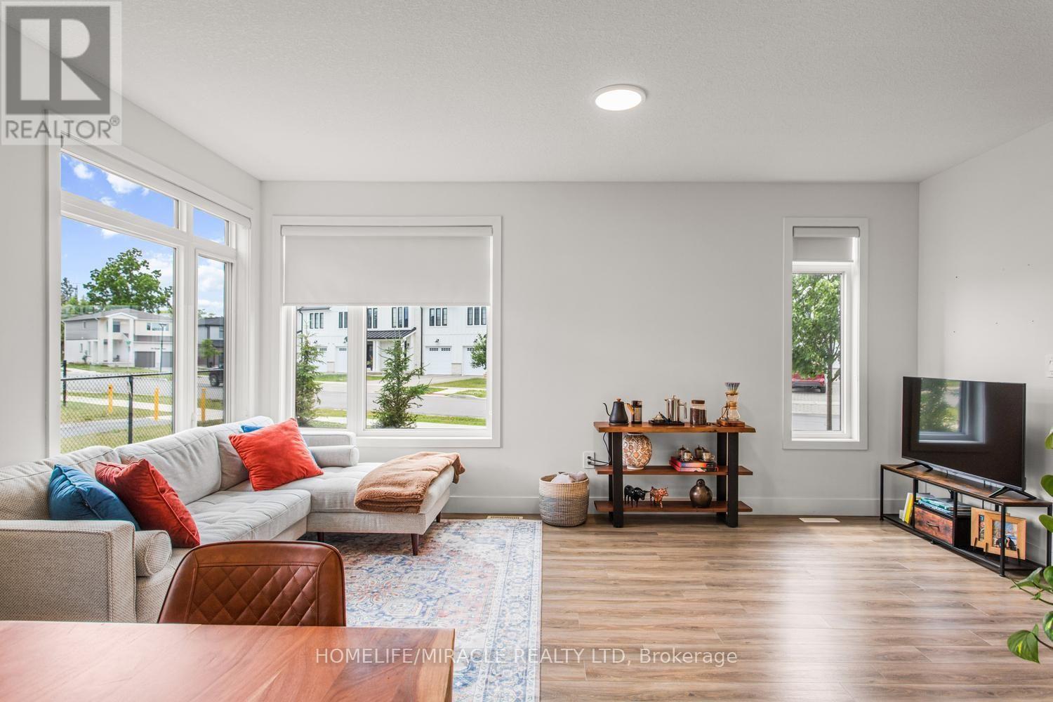 #38 3635 SOUTHBRIDGE AVENUE - 11