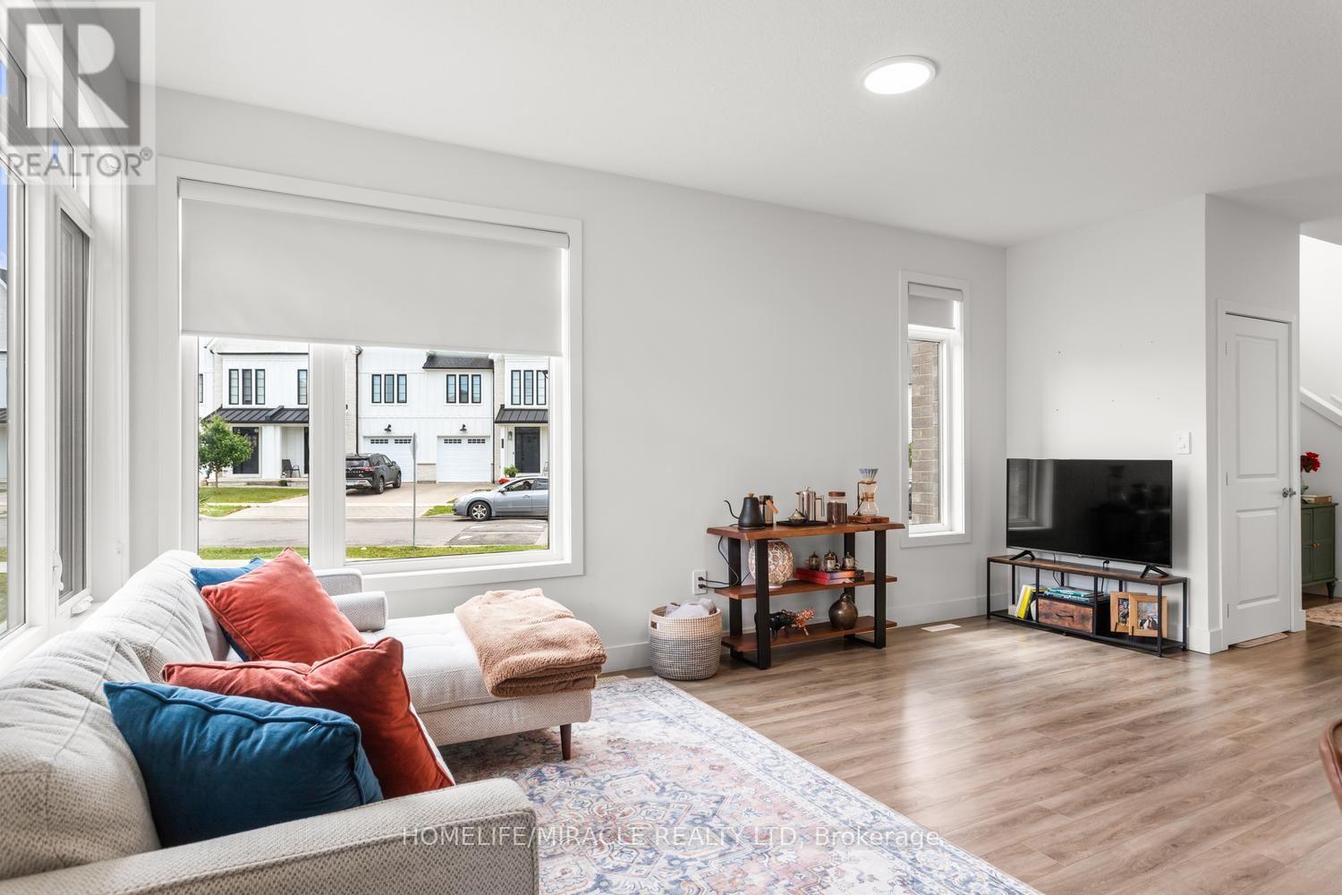 #38 3635 SOUTHBRIDGE AVENUE - 12