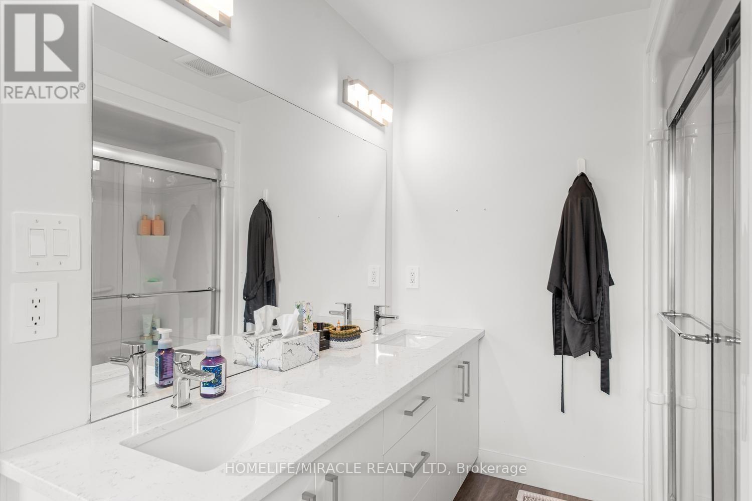 #38 3635 SOUTHBRIDGE AVENUE - 28