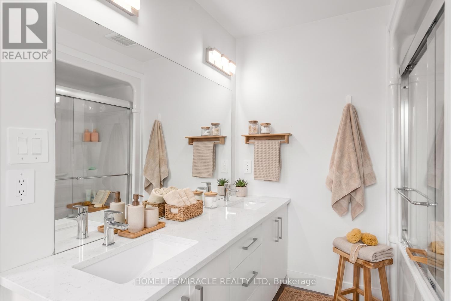#38 3635 SOUTHBRIDGE AVENUE - 29