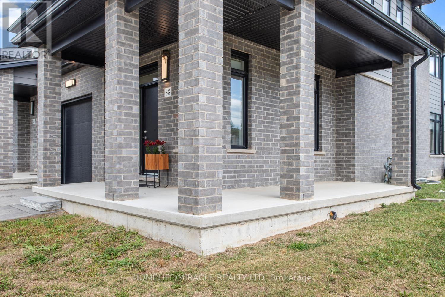 #38 3635 SOUTHBRIDGE AVENUE - 3