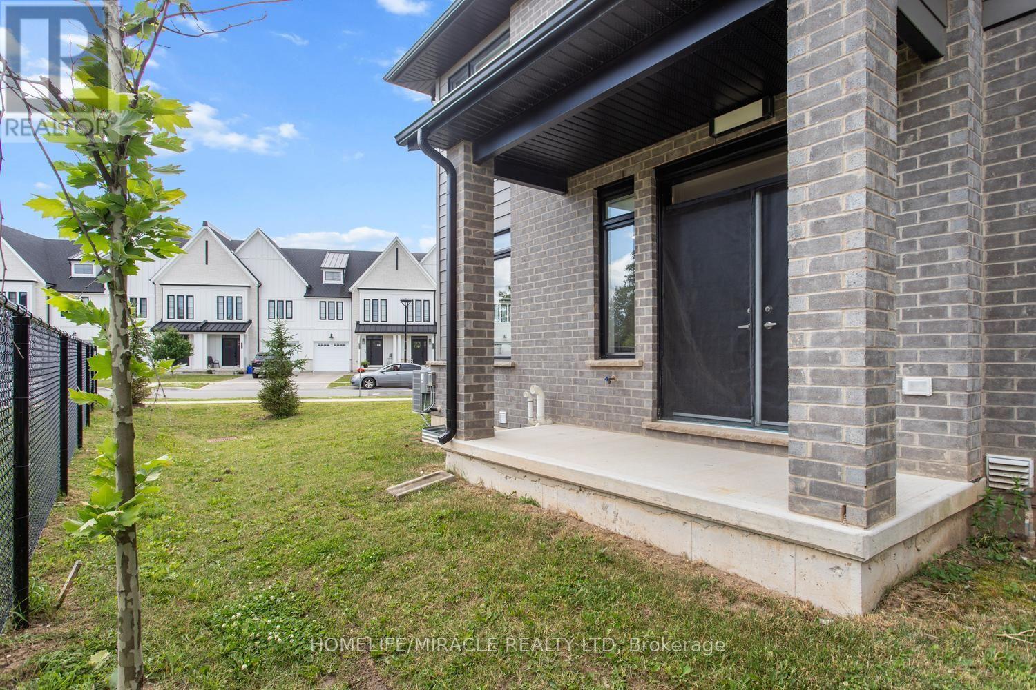 #38 3635 SOUTHBRIDGE AVENUE - 40