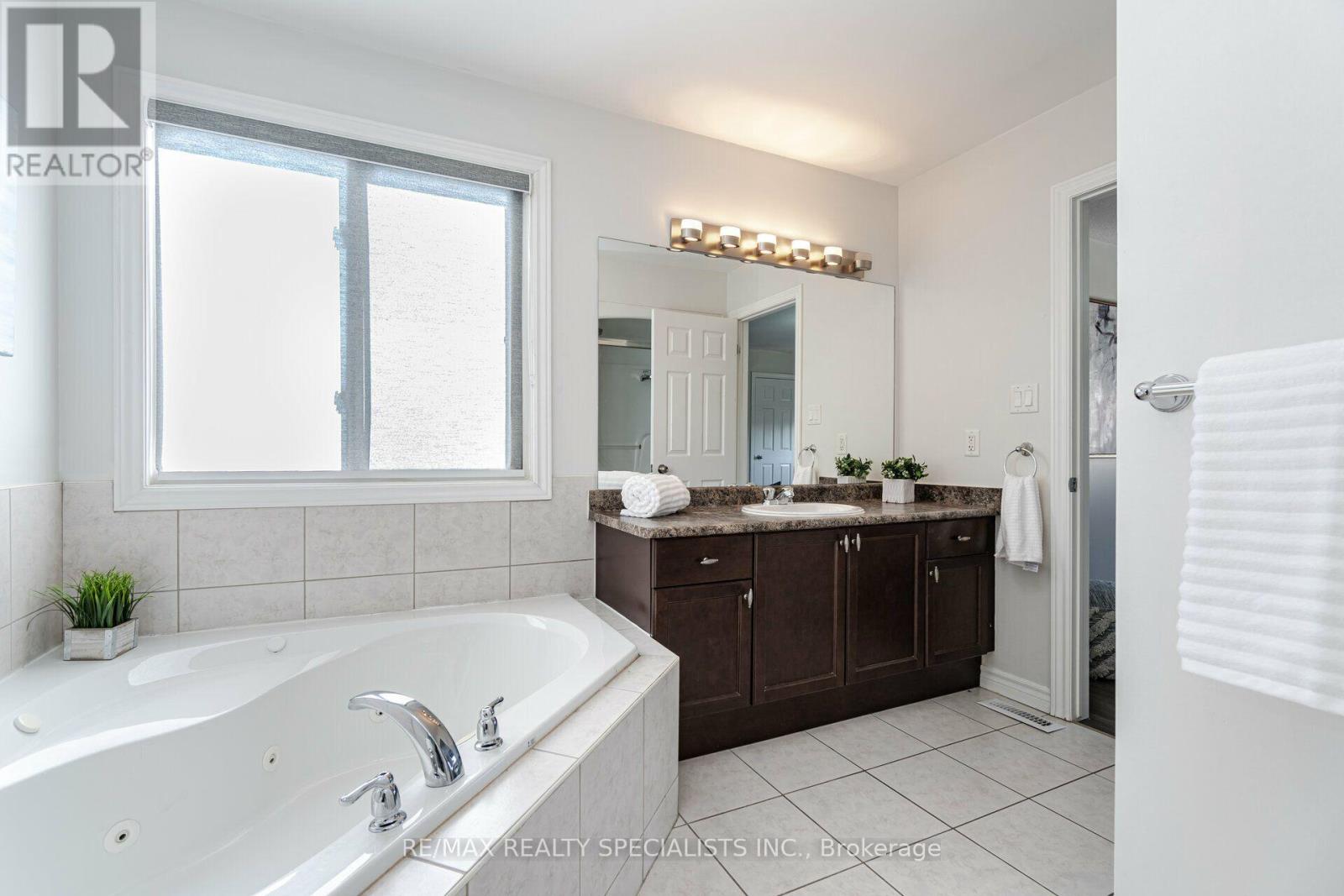 1435 MICKLEBOROUGH DRIVE - 33