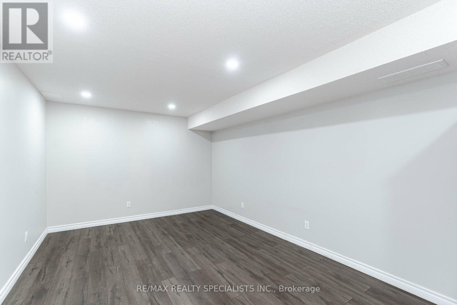 1435 MICKLEBOROUGH DRIVE - 48