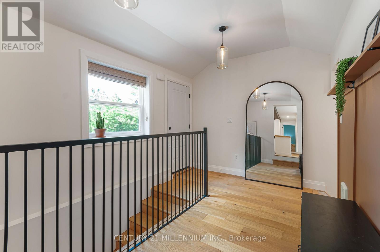 850 MUSKOKA ROAD N - 2