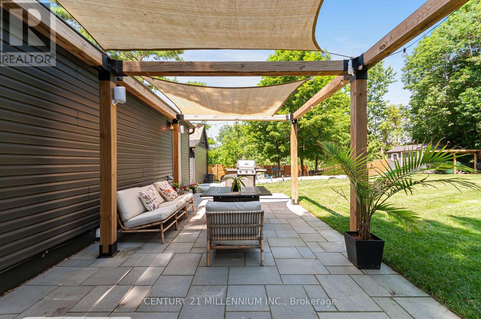 850 MUSKOKA ROAD N - 21