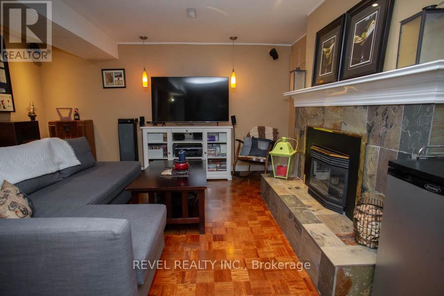 102 CENTURY HILL DRIVE - 19