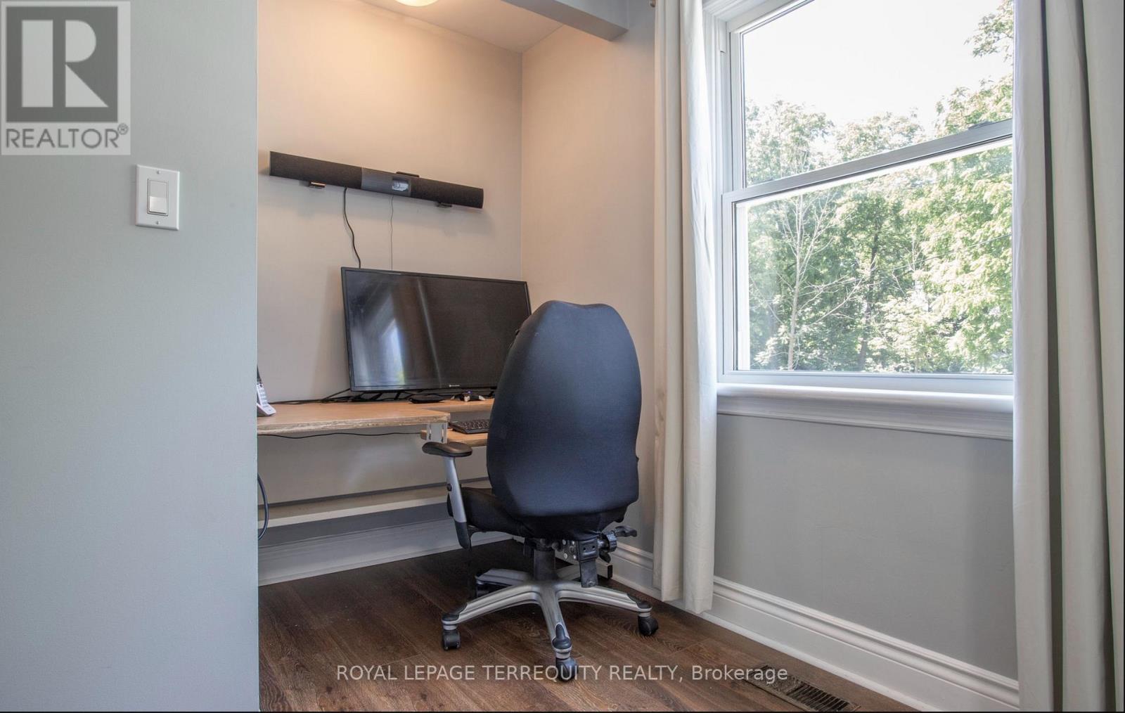 24 SIMCOE STREET - Image 23