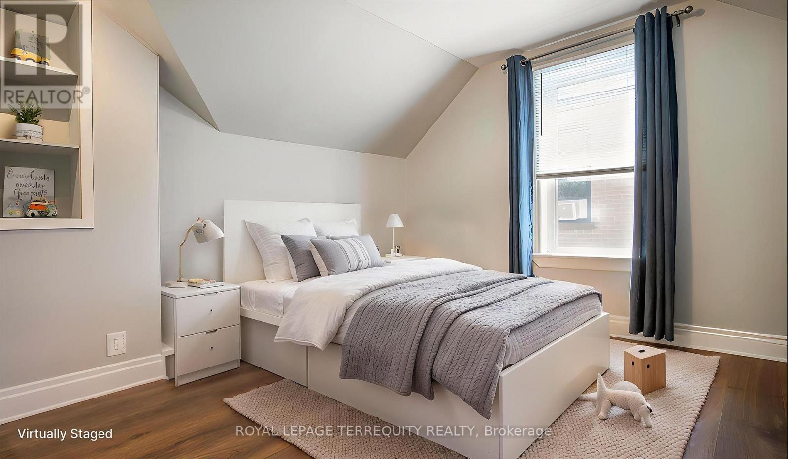 24 SIMCOE STREET - Image 24