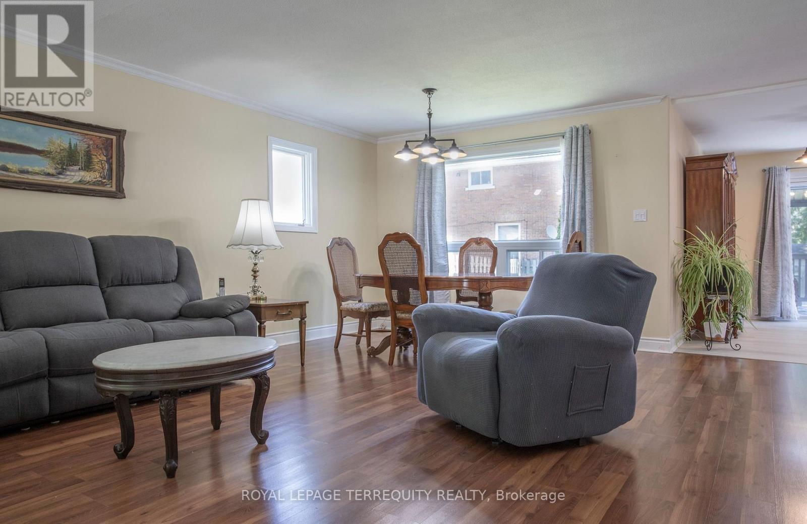 24 SIMCOE STREET - Image 7