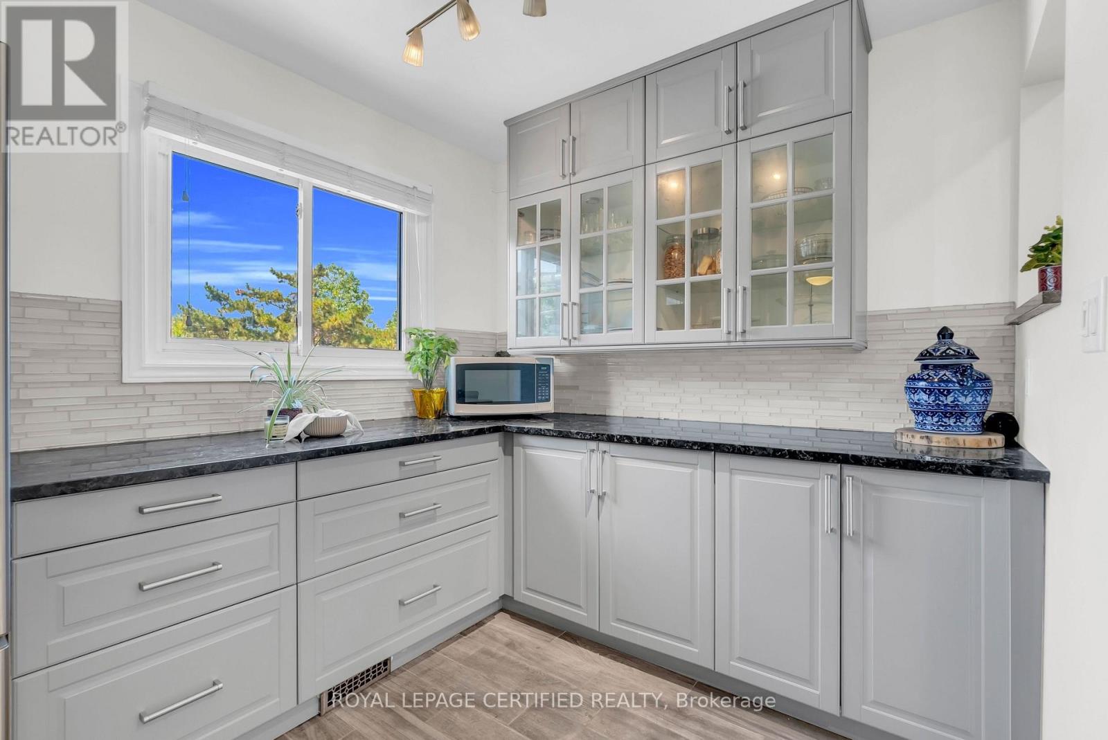 #43 11 HARRISFORD STREET - 18