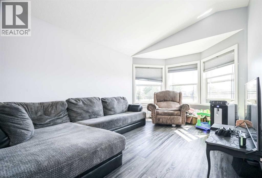 7018 90 Street - 3