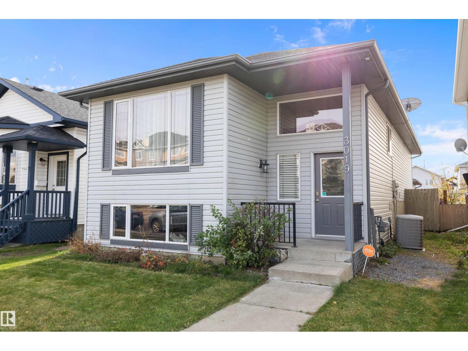 3019 33 AV NW - 32