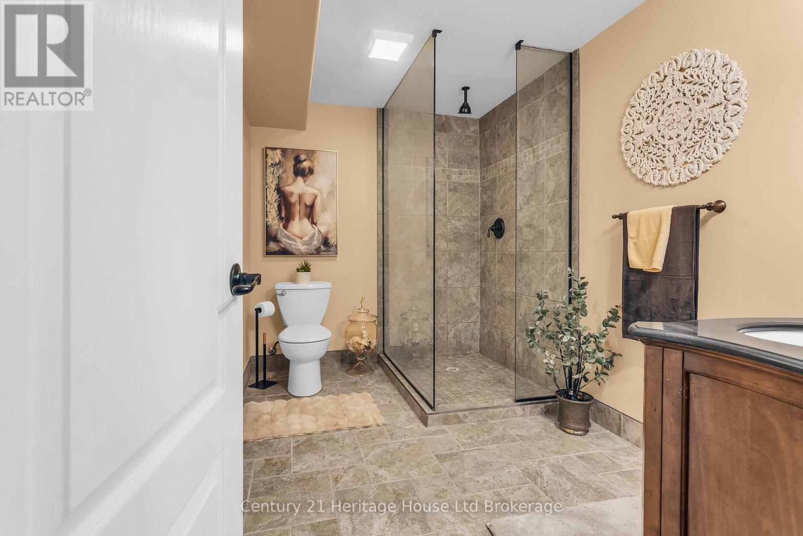 15 GIBSON DRIVE - 32